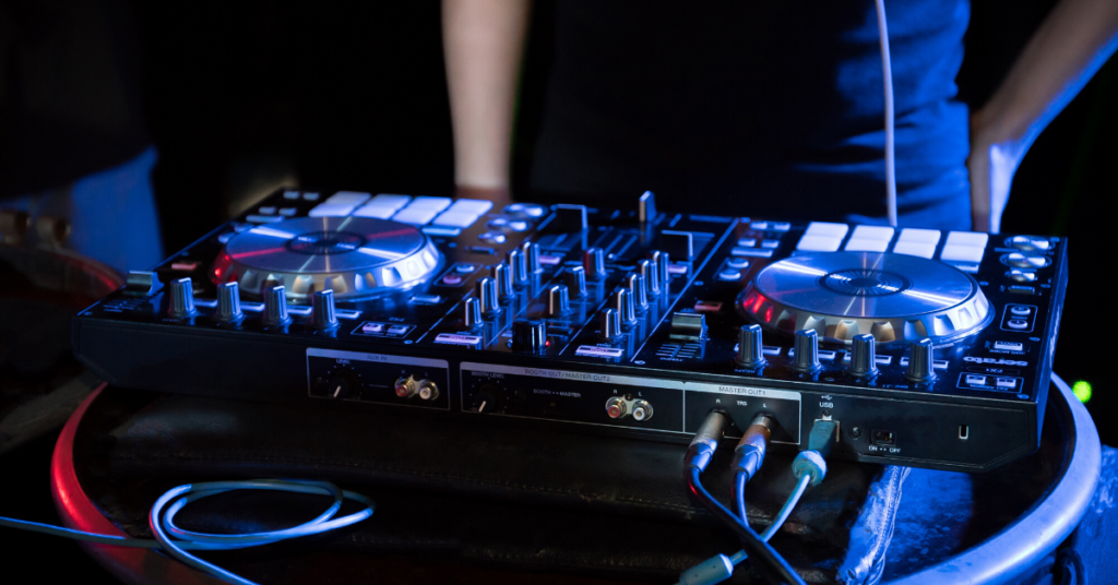 Best DJ Controllers For Beginners